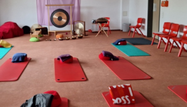 Klangreise für Unternehmen wie an der Volkshochschule Frankfurt Oder